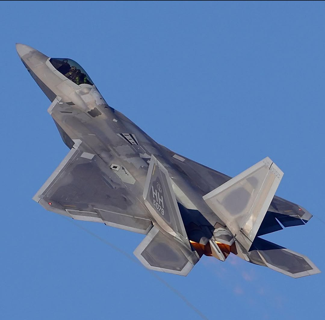 t5626a0719's tweet image. Aircraft/F-22A RAPTOR