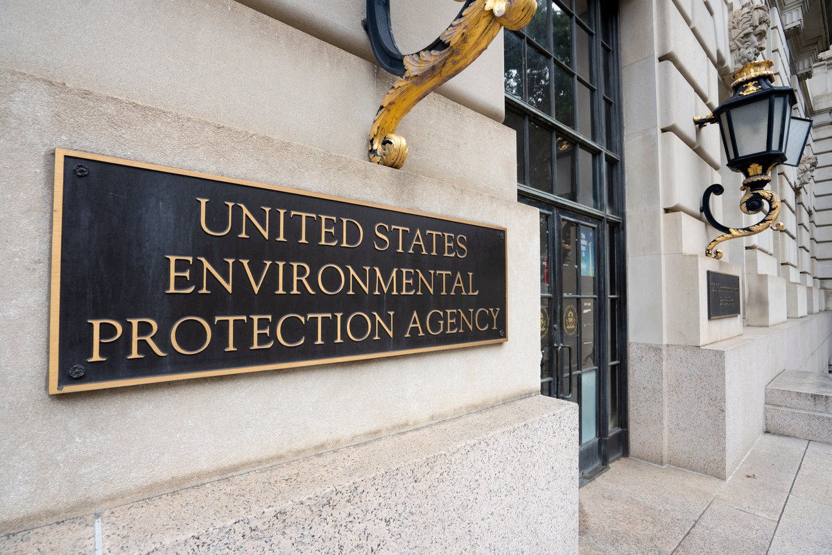 PNS_News's tweet image. On today&apos;s #2025Talks #podcast-

Speaker Johnson criticizes bipartisan move to force DOJ to release more Epstein files. 

Bill advances in U.S. House to strip chemical regulations from EPA. 

Montana young people suing over voting rights.

pnsne.ws/2025Talks