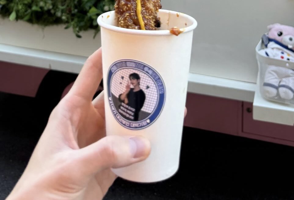 nuseogi's tweet image. 우석이손좋아 ..