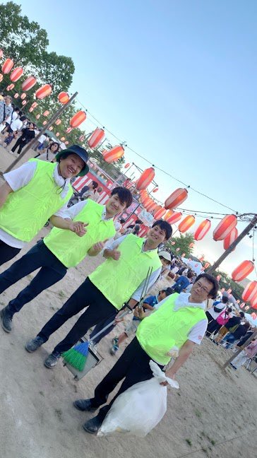 OK_DAIWA's tweet photo. 2025.7.26（土）
第48回　#芝山団地祭り　の
ボランティアとしてゴミ拾い＆うちわを
配ってきたよ😆

#アスワンQP のみんなと一緒に
#地域密着　٩( 'ω' )و

太鼓や提灯見ると
ワクワクしちゃうよね🥳🥁🏮

ゴミ拾いしながらも地域の皆さまとも
たくさんお話しできました！😊 https://t.co/jxEKphMXVc
