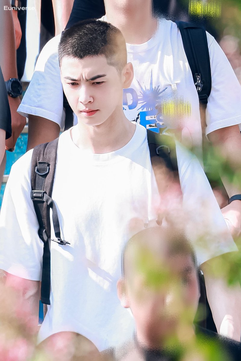 250728
은우야…
#차은우 #CHAEUNWOO
#아스트로 #ASTRO