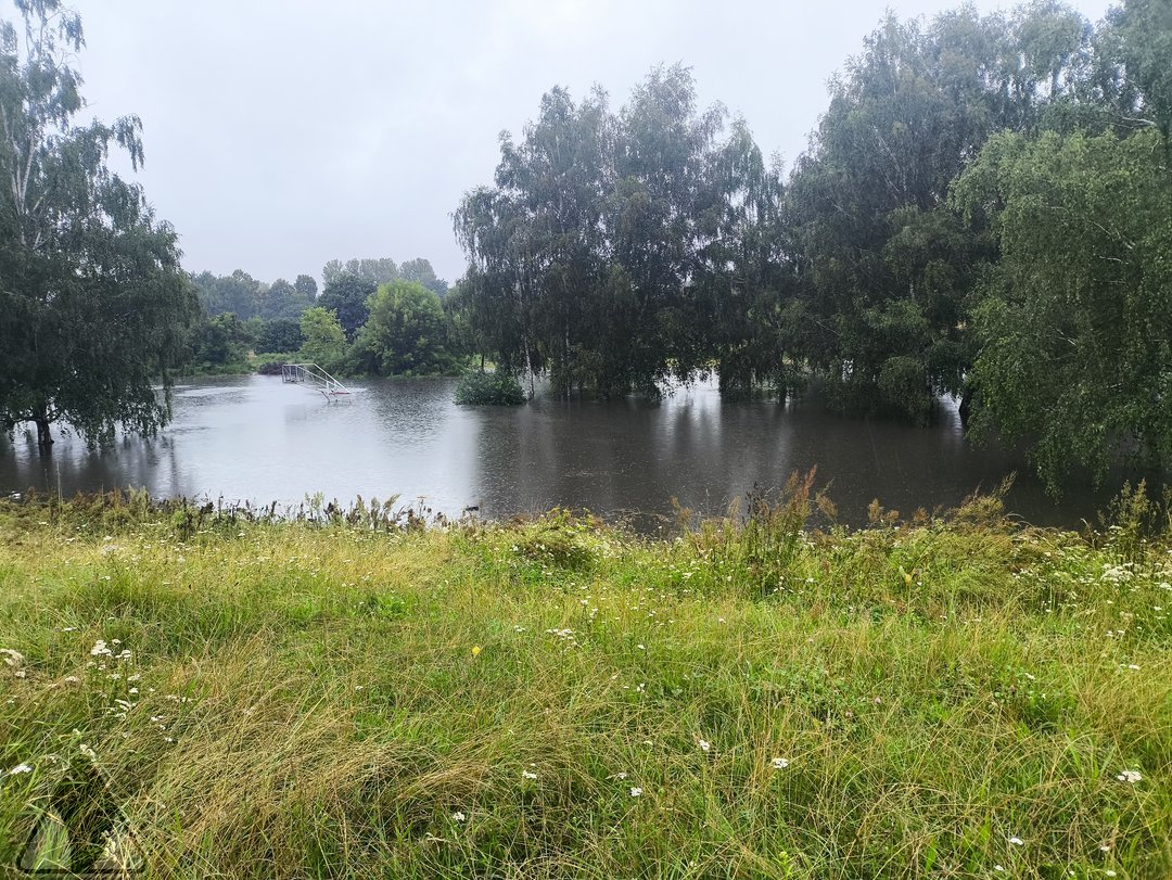 SOB_pl's tweet image. Tak było w Zabrzu kilka minut temu.
📷 Użytkownik Systemu Raportów Tomasz @Miasto_Zabrze 
@IMGWmeteo @MeteoprognozaPL @meteo_expert 
#obserwatorzyburz #pogoda #deszcz #zalania #niż #niżgenueński #uwaga