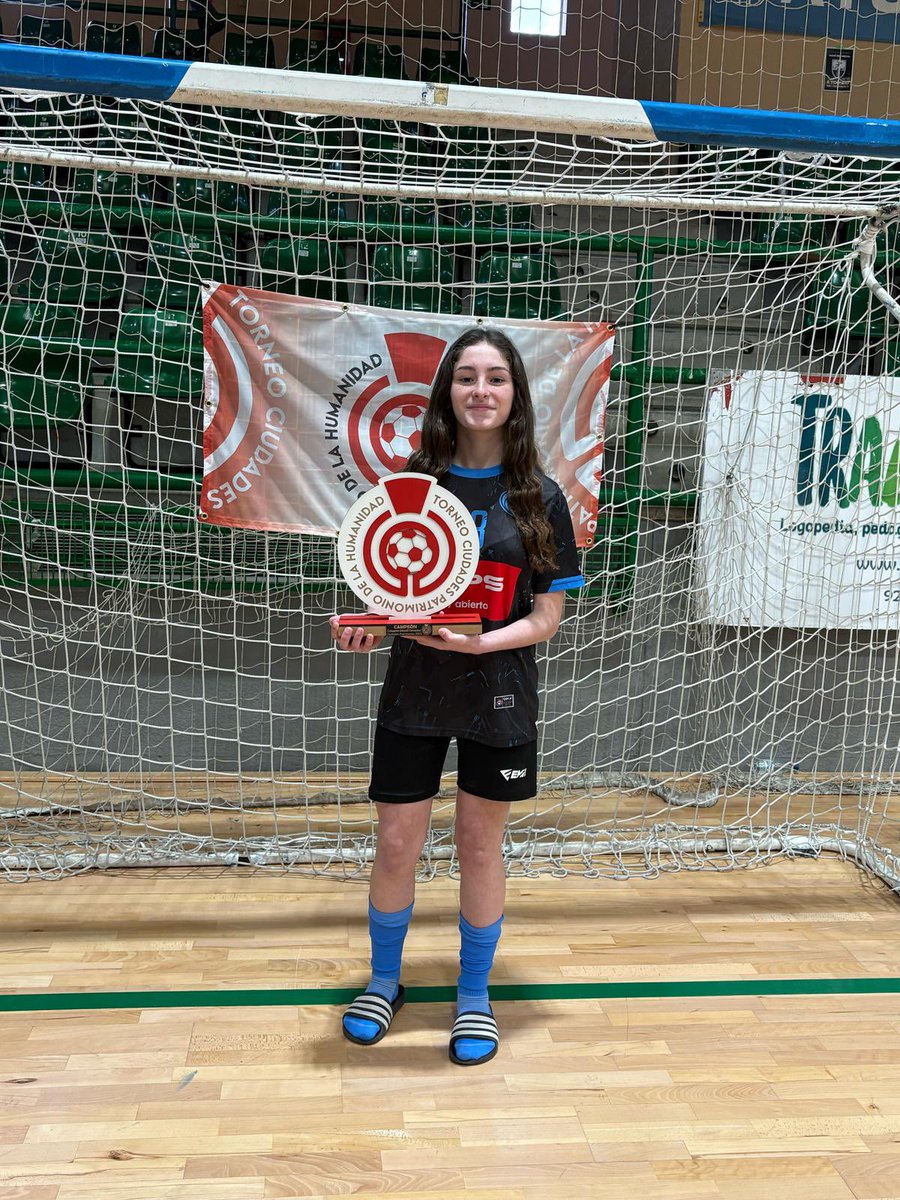 cdrivasfutsal's tweet image. Cumpleaños 🎂 

Hoy toca felicitar a Candela, jugadora del cadete femenino. 

Muchas felicidades Candela, disfruta de tu día y pásatelo genial.

#RivasFutsal #CDRivasFutsal