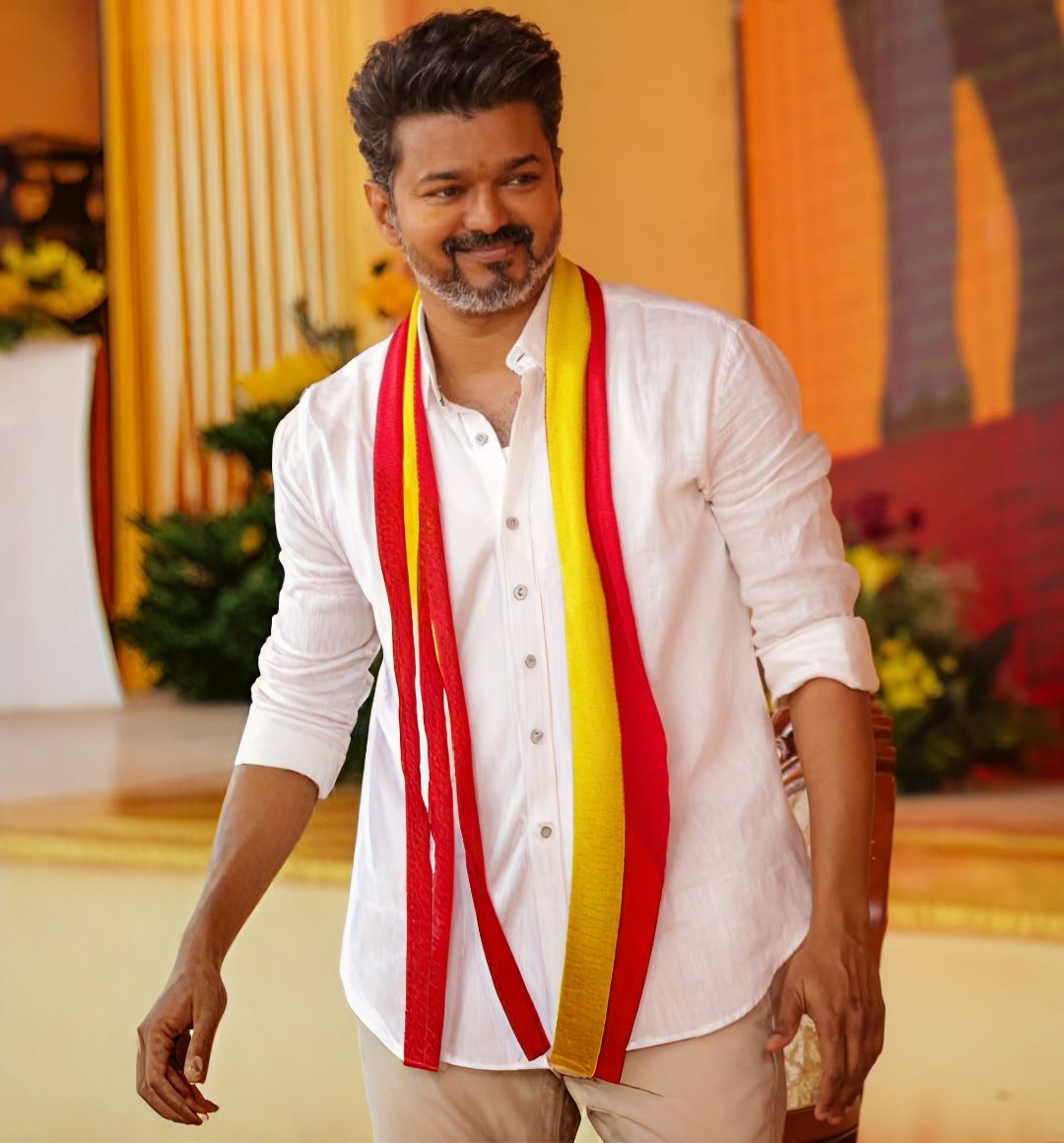 vijayfangirl0's tweet image. எப்படி சொல்லி ஆரம்பிக்கனும் தெரியல...!!❤️🤧
Ryt விடுங்க " என் நெஞ்சில் குடியிருக்கும்" தோழர்களே...!!❤️🦋
நன்றி❤️ " 2.6 K" நல்ல நண்பர்கள் தோழர்கள் ...!!❤️💜
நன்றி என்றும் #தளபதி காக துணை நிற்பேன்...❤️🦋
#TVKVijay @TVKVijayHQ #TVK