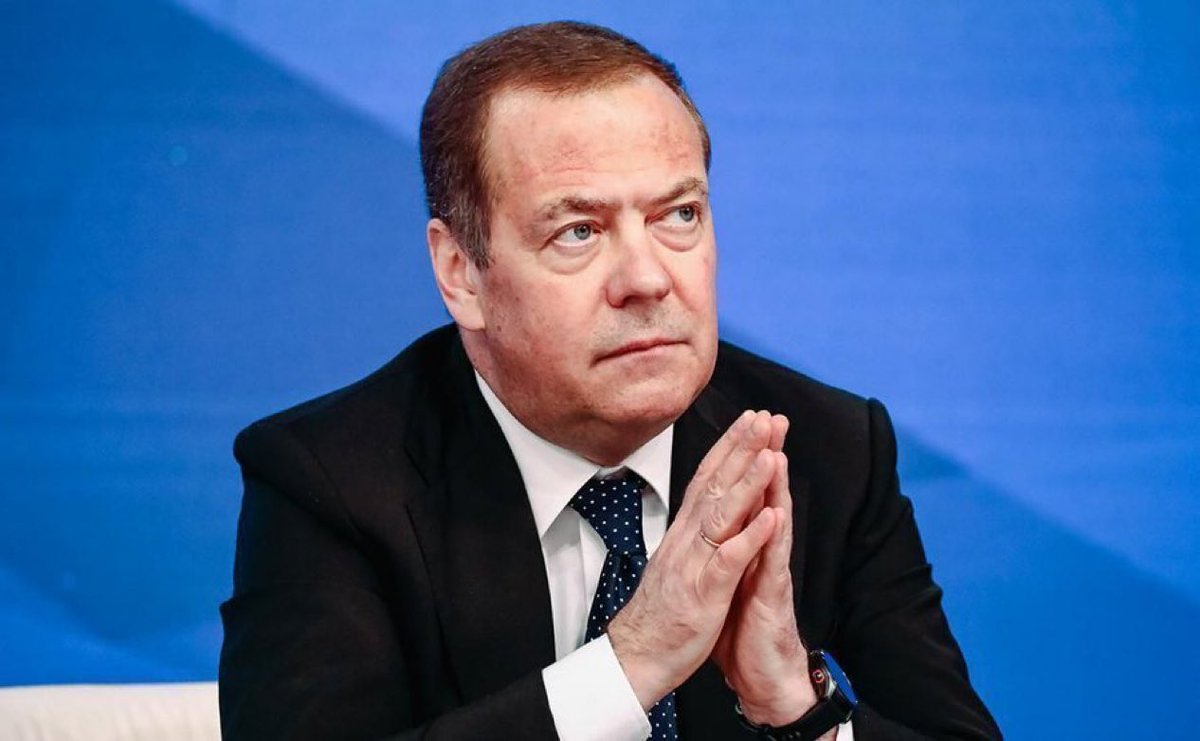 🚨⚡️ Dmitry Medvedev:
“Trump just wiped the floor with Europe.”

A humiliating EU–US deal:
🇺🇸 America wins big
🇪🇺 Europe loses its industry, energy, and dignity
💰 EU cash flows to the US
⛽ Forced to ditch Russian gas for overpriced American energy
🧓 “Mad granny Ursula” leading