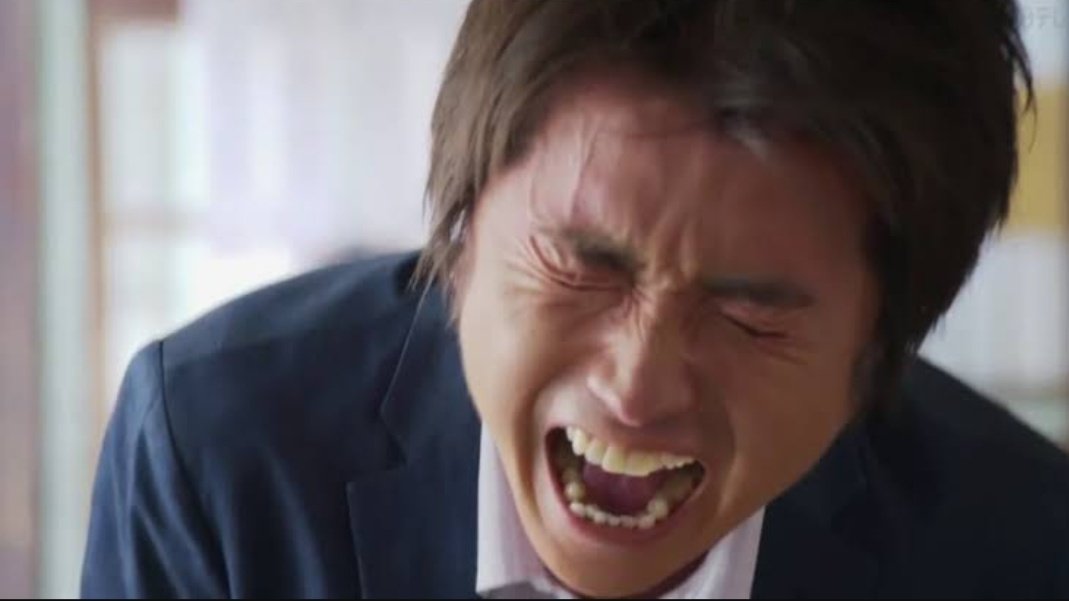 takum_bkk's tweet image. 日本の休みに連絡すると不機嫌になるくせに、タイの休みには容赦なく連絡してくるの何なんだよぉぉおお！！！