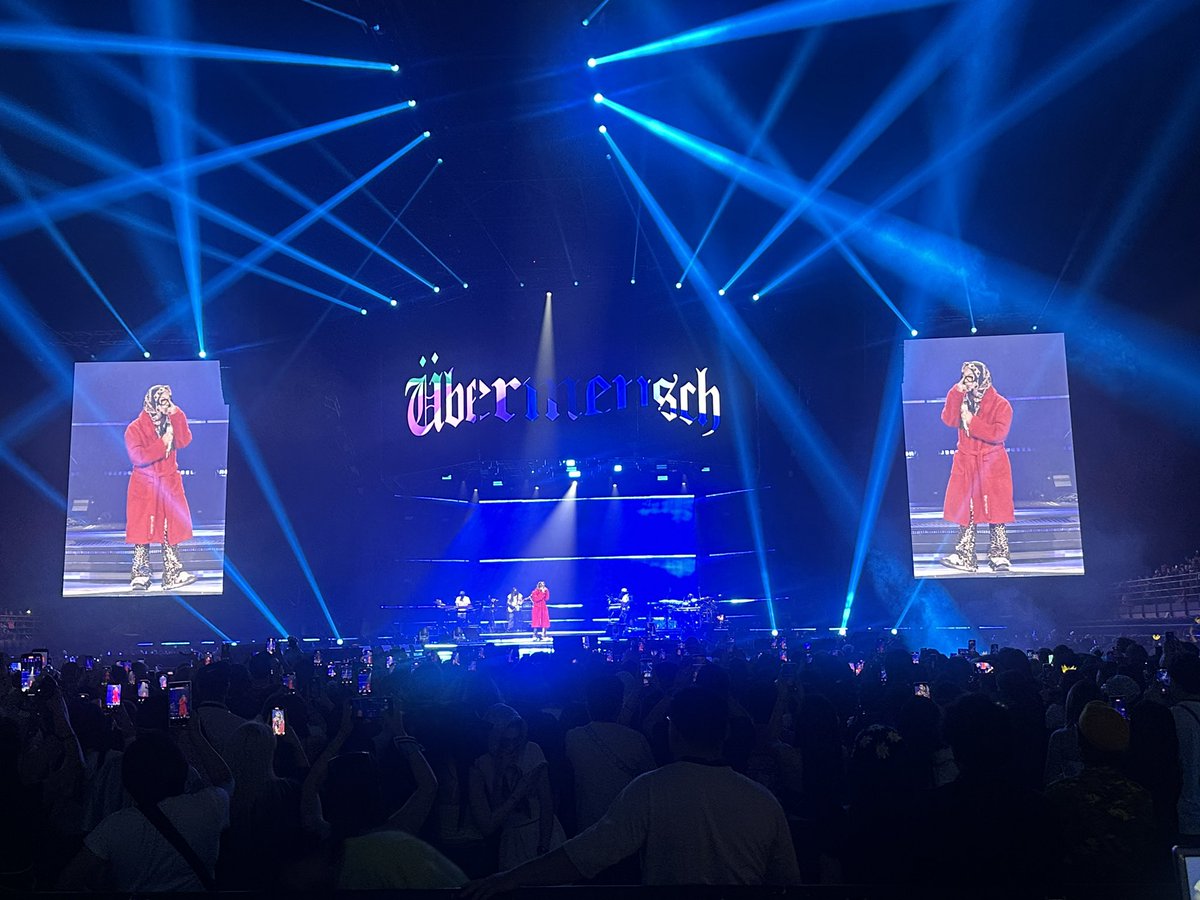 krungy21's tweet image. Part of my short trip to KL
#übermensch In #kualalumpur
Truly a Superstar ⭐️