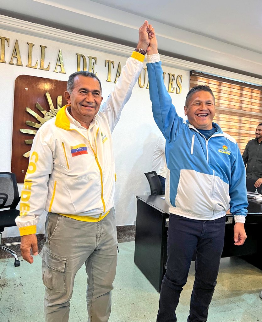 #Cojedes|| Felicitaciones para <a href="/alexandermirele/">ALEXANDER MIRELES</a>, reelecto en el municipio San Carlos. Que Dios derrame muchas bendiciones en este nuevo periodo. #jul28 <a href="/igorprieto/">Igor Prieto</a> <a href="/joseluismonroy/">jose luis monroy</a> <a href="/YulisbethYrigo3/">YulisbethYrigoyen</a> <a href="/musiusaboin/">Luis Saboin</a> <a href="/juancavillegas/">juan carlos villegas</a>