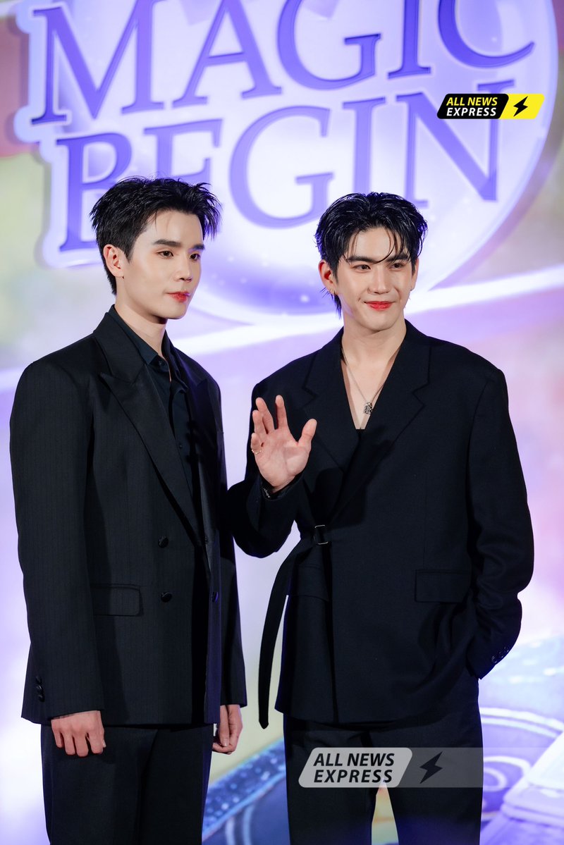 ALLNewsEXPRESS1's tweet image. “จิมมี่ - ซี” “ ร่วมชมซีรีส์ #MyMagicProphecyEP1 กับแฟนๆในงาน "ทำนายทายทัพ Let The Magic Begin" 🔮
#jimmysea #จิมมี่ซี
#jimmyyjp #sea_tawinan
#MyMagicProphecy #ทํานายทายทัพ