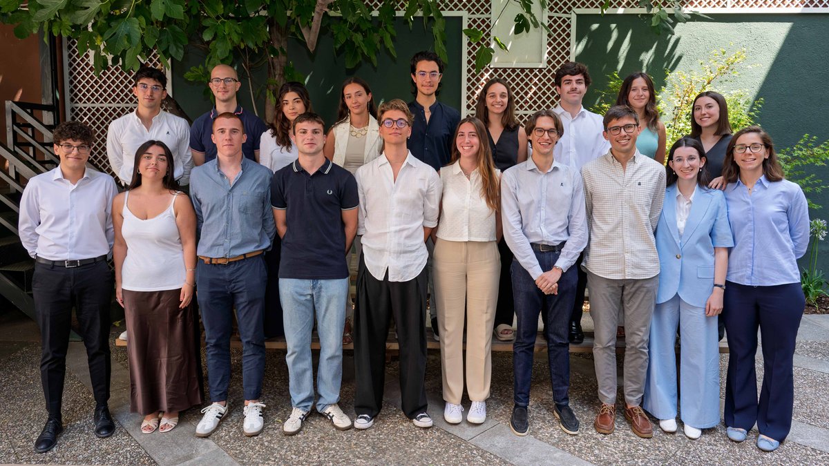 CEMFInews's tweet image. The tenth cohort of students of the Undergraduate Summer Internships finish their stay
cemfi.es/all_news_blog_…