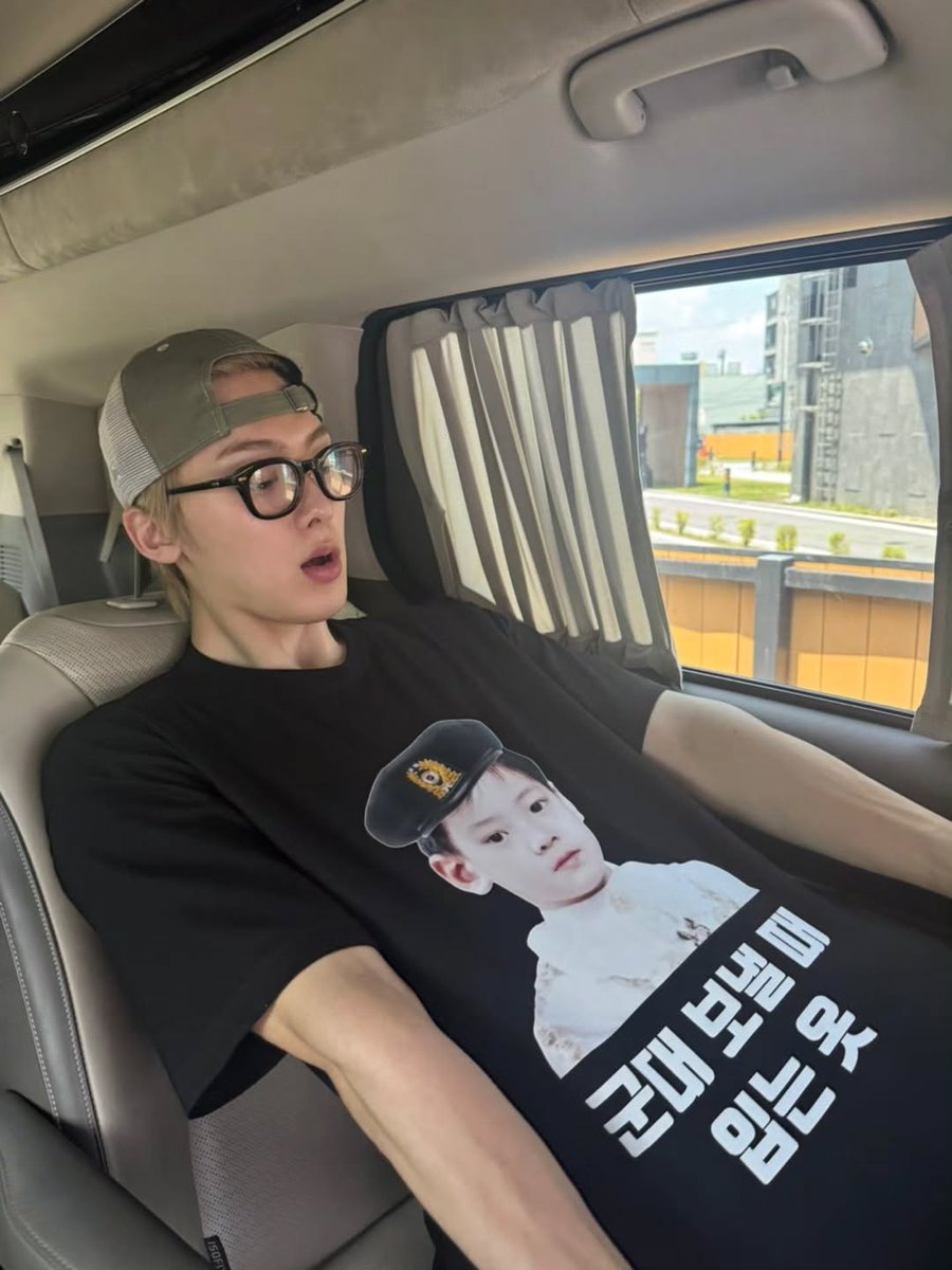 Kkorepo's tweet photo. 「#ASTRO」#チャウヌ、#ユンサナ に見送られて軍入隊…「元気でいってらっしゃい。兄さん」（動画あり） 
🔗https://t.co/mWXHC27IsY https://t.co/7iOPFNeaf2