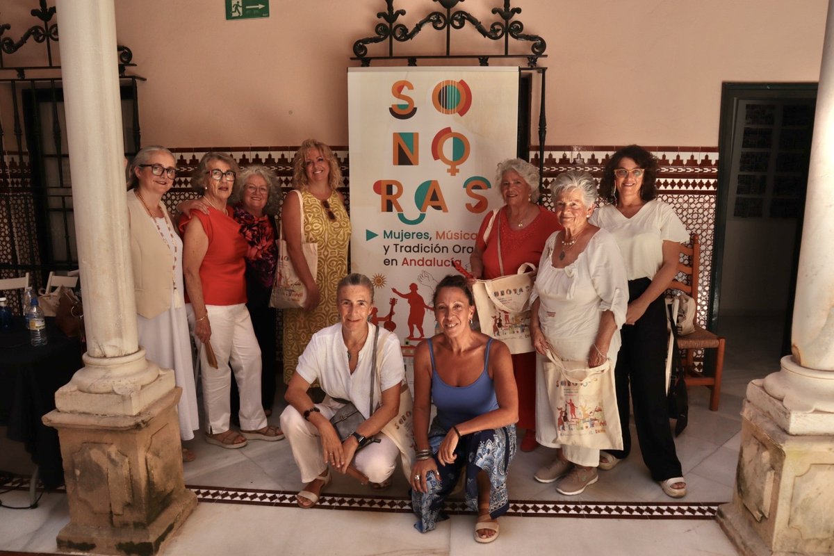 IAPHpatrimonio's tweet photo. 📸 Compartimos imágenes del Encuentro "Mujeres, música y tradición oral" celebrado en #Jerez #Cádiz
El proyecto #Sonoras del @IAPHpatrimonio @CulturaAND se realiza con fondos del Pacto de Estado contra la Violencia de Género https://t.co/NAzb59NkLn https://t.co/UY5eIrO0mb