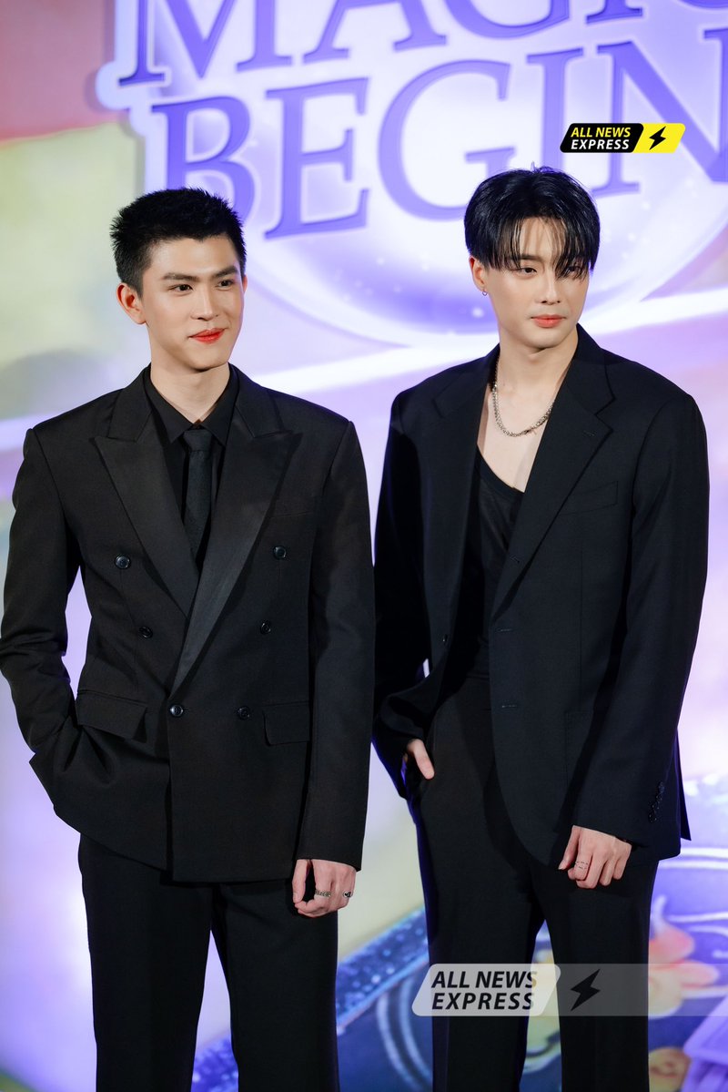 ALLNewsEXPRESS1's tweet image. “เซฟ - ฟรัง” ร่วมชมซีรีส์ #MyMagicProphecyEP1 กับแฟนๆในงาน "ทำนายทายทัพ Let The Magic Begin" 🔮
#MyMagicProphecyEP1
#SaveFranc #เซฟฟรัง
#savesaisawat #francnrp
#MyMagicProphecy #ทํานายทายทัพ