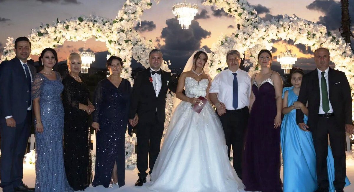 Konfederasyon Genel Başkanımız <a href="/sneraydin0055/">Şener Aydın</a>, görkemli bir düğünle oğlunu evlendirdi.

Birçok ASKF Başkanlarımızın yanı sıra siyaset, spor ve iş dünyasından çok sayıda davetlinin katıldığı düğünde; Merve ve <a href="/Ermanaydin55/">Erman Aydın</a> çiftine mutluluklar dileriz. 💞

<a href="/RemziAy42/">Remzi Ay</a> <a href="/taskk_1980/">Türkiye Amatör Spor Kulüpleri Konfederasyonu🇹🇷</a>