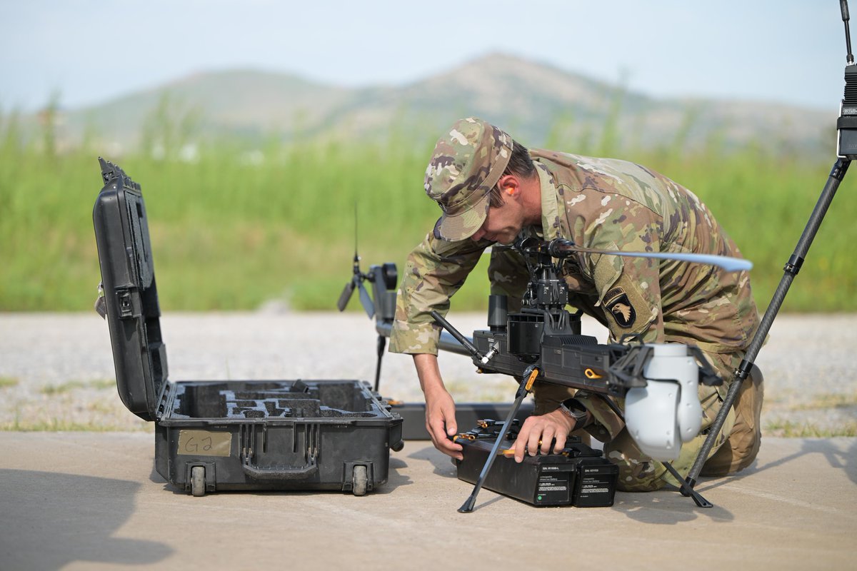 TRADOC's tweet image. MFIX25 is enhancing lethality through technology, innovation &amp;amp; partnerships with industry. Persistent experimentation events allow us to continuously transform our Army into the most lethal land-based fighting force. 🔬 

#ContinuousTransformation 
@USArmy @FCCTransforms