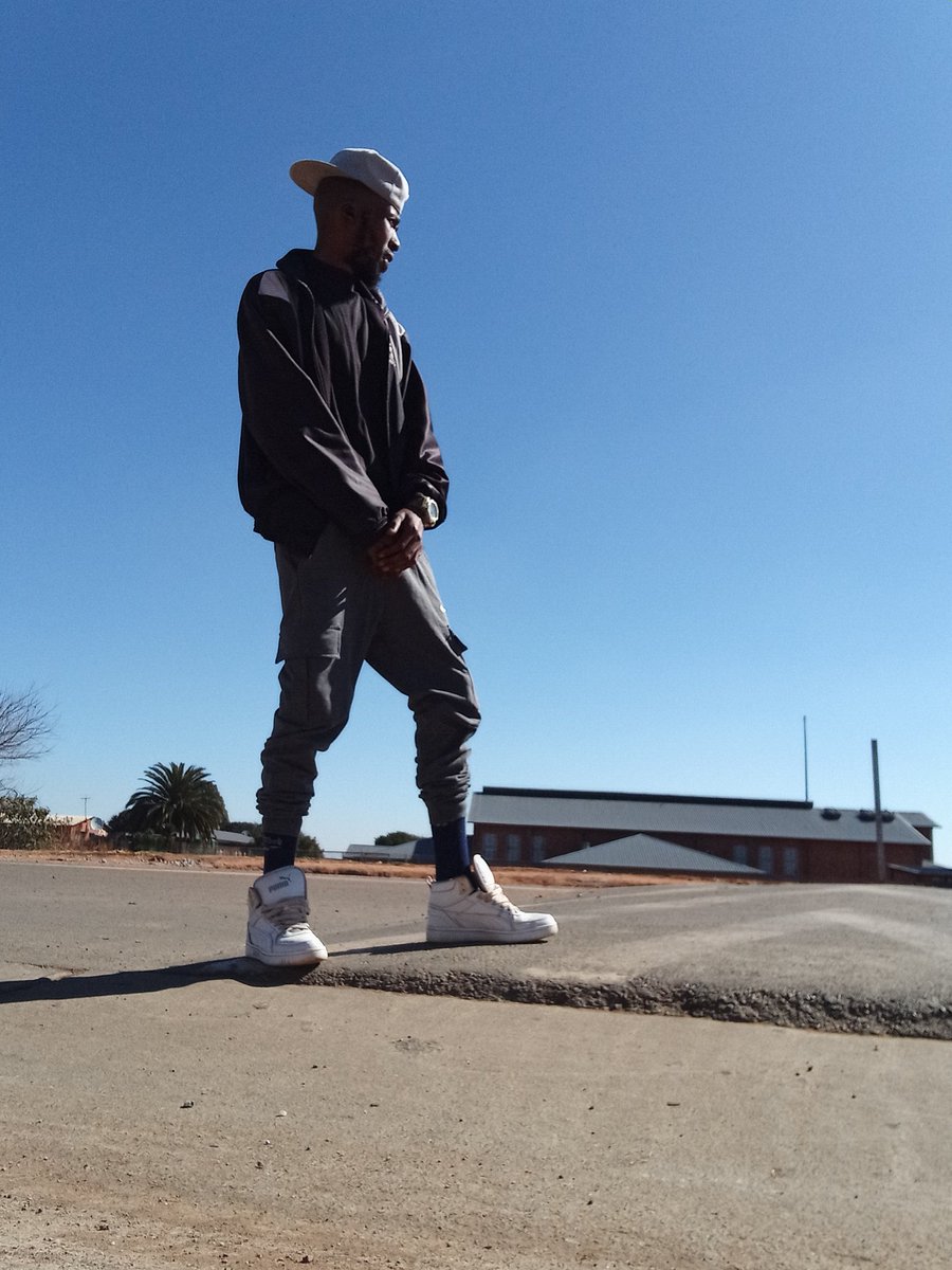 IamMashmade's tweet photo. Starving Artist 🎨 Ke the Hobo ...
Please keep the Shine...
I just need the Light... 

#Mamello Available Now 🫡 

https://t.co/Tc1CJaKt1L

#L8RMusicGroup
#MashMadeMusic 
#newmusic
#BoboTheHoboEp
#TheMashUpEp
#DcNMixedEmotionsEp
#WordOfMouthEp
#Mamello
#GABOS https://t.co/vM5eKzGQ48