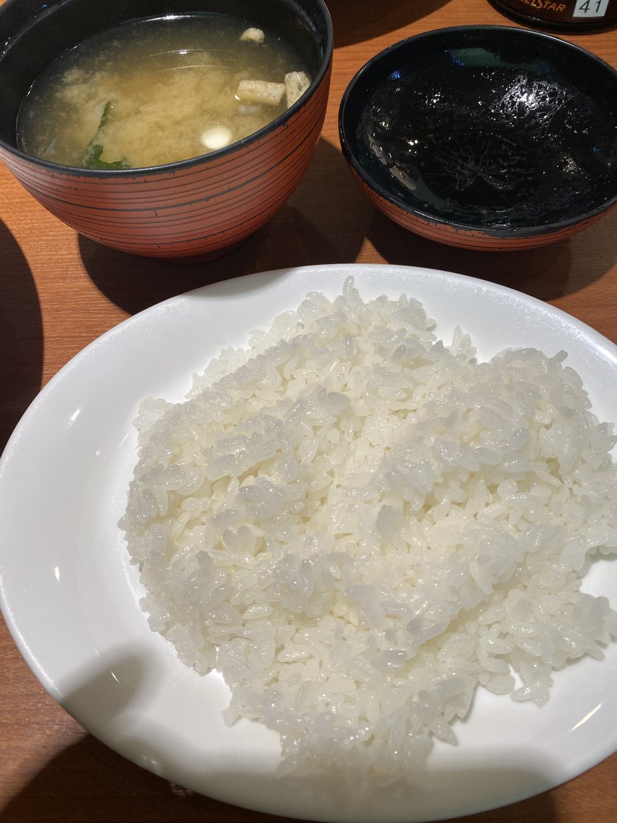 HMnn2mcDYnD28zD's tweet image. Today, I had a hamburger steak lunch at Denny’s.
It had a refreshing Japanese-style grated daikon sauce.
It was delicious and satisfying, even while I’m on a diet.
#今日のランチ
#デニーズランチ