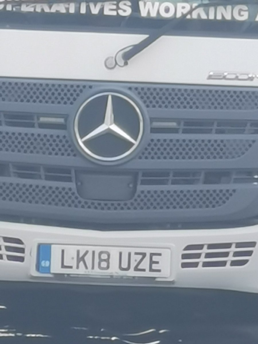 OllieMews's tweet image. @BrightonHoveCC #cityclean
Am I wrong in thinking that large vehicles reversing in roads "ie Rock Place" should have a person at the rear ensuring it is safe?
 Witnessed this at 09:00 hours just now?