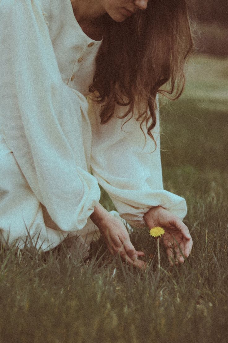 KaiOfApril's tweet image. "Ayer soplaba un viento conocido. Un viento que ya me había encontrado".
-Agota Kristof
📖Ayer
@_RuePrincesse