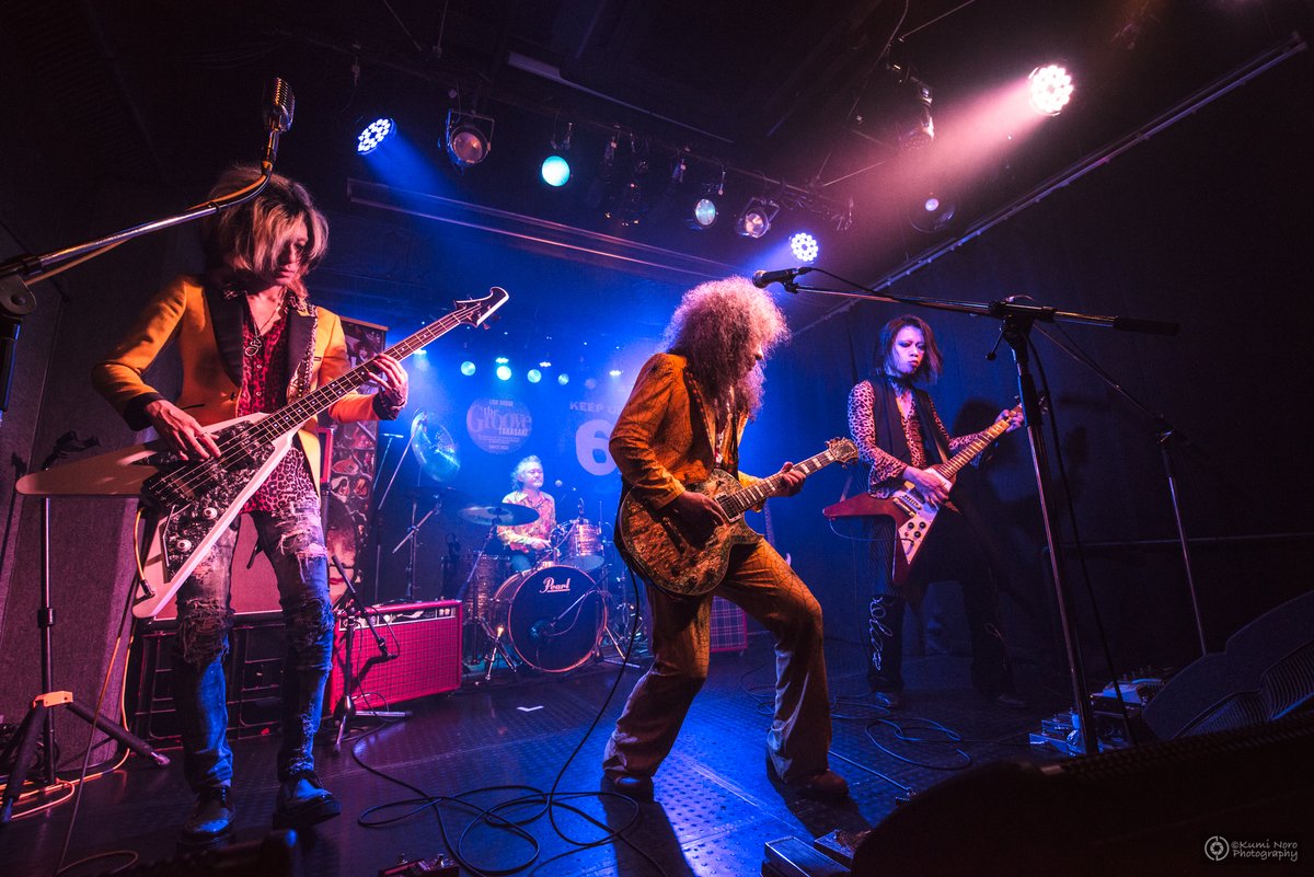 Rama_Amoeba's tweet image. 昨日の高崎お越し頂いた皆さん有難う御座いました!
2公演だけでしたがAKIMA&ROLLY Debut 35周年LIVE楽しかったですね。
次はGLAM ROCK EASTERです!
【Rama Amoeba LIVE SCHEDULE】
★2025/9/16(火)SHIBUYA DIVE
お楽しみに!
photo by kumi noro