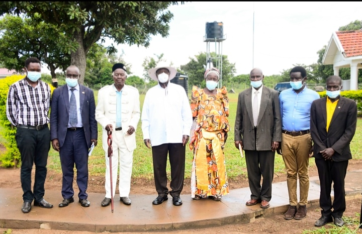 Katrina__Sim's tweet image. President Yoweri Museveni values traditional knowledge and partners with elders and cultural leaders to shape national development.
#WhyUgStillNeedsM7 #WhyUgDecidedM7