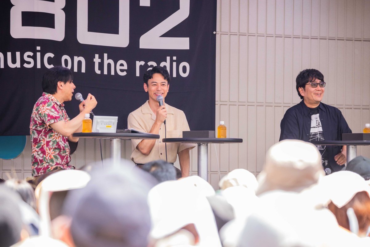 FM802_PR's tweet image. 📻本日7/28(月)20時台📻

#大友啓史 ・ #妻夫木聡 をゲストに迎えた
#FM802 EVENING TAP 
映画『宝島』公開収録の模様を
#802TAP にて一部オンエア📻

大阪のラジオ局 #FM802 は
#radiko で聴けます👇
radiko.jp/share/?sid=802…

📷渡邉一生