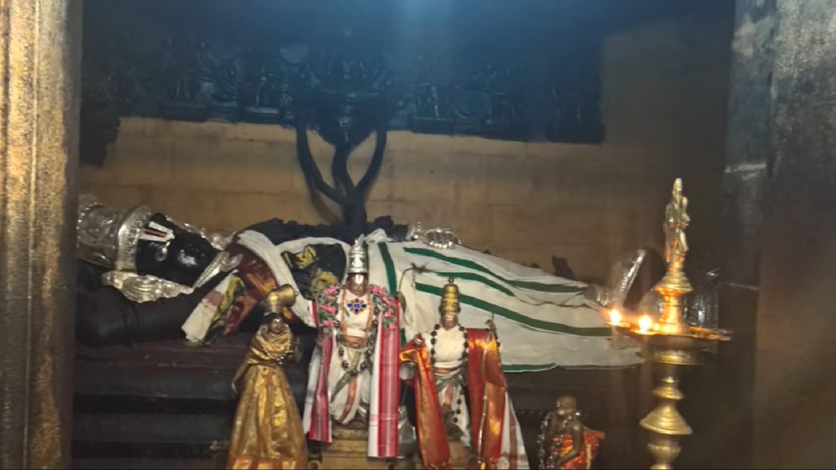 FCAACMA1976's tweet image. I had a great darshan of Dharbha Sayana Ramar on Saturday at Thirupullani..

CC - @KarikadaiBoy @SVardhar