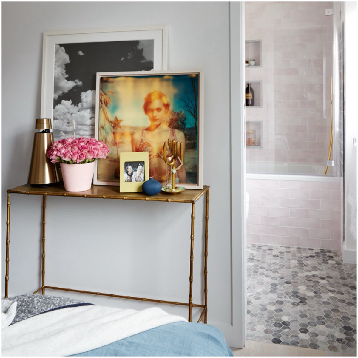 #pictureoftheday BIJOU MARYLEBONE APARTMENT - Master Bedroom 

The biggest structural change made was to move the staircase in the flat, to turn it and lay it flat against the back wall, creating an incredible open feel to the whole flat.

mauriziopellizzoni.co.uk