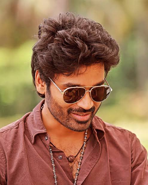 Actor_Krishna's tweet image. Happy Birthday to my dearest @dhanushkraja sir. May the best happen to you and you live longer 🤗