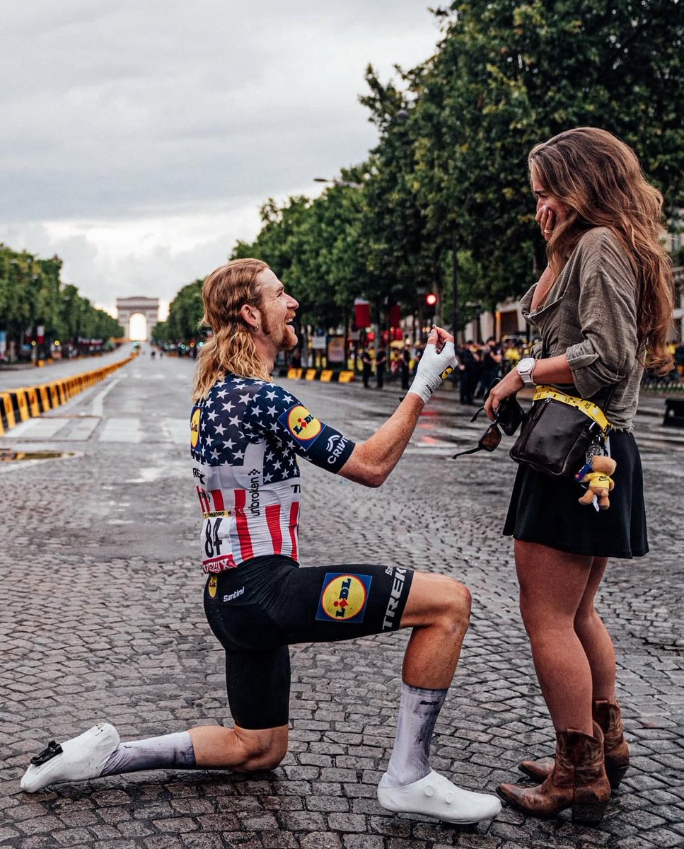 lucxsronald's tweet photo. Love is in the air 🇺🇸❤️ 

📷: z_w_photography #TDF2025 https://t.co/RzvO82w1dv