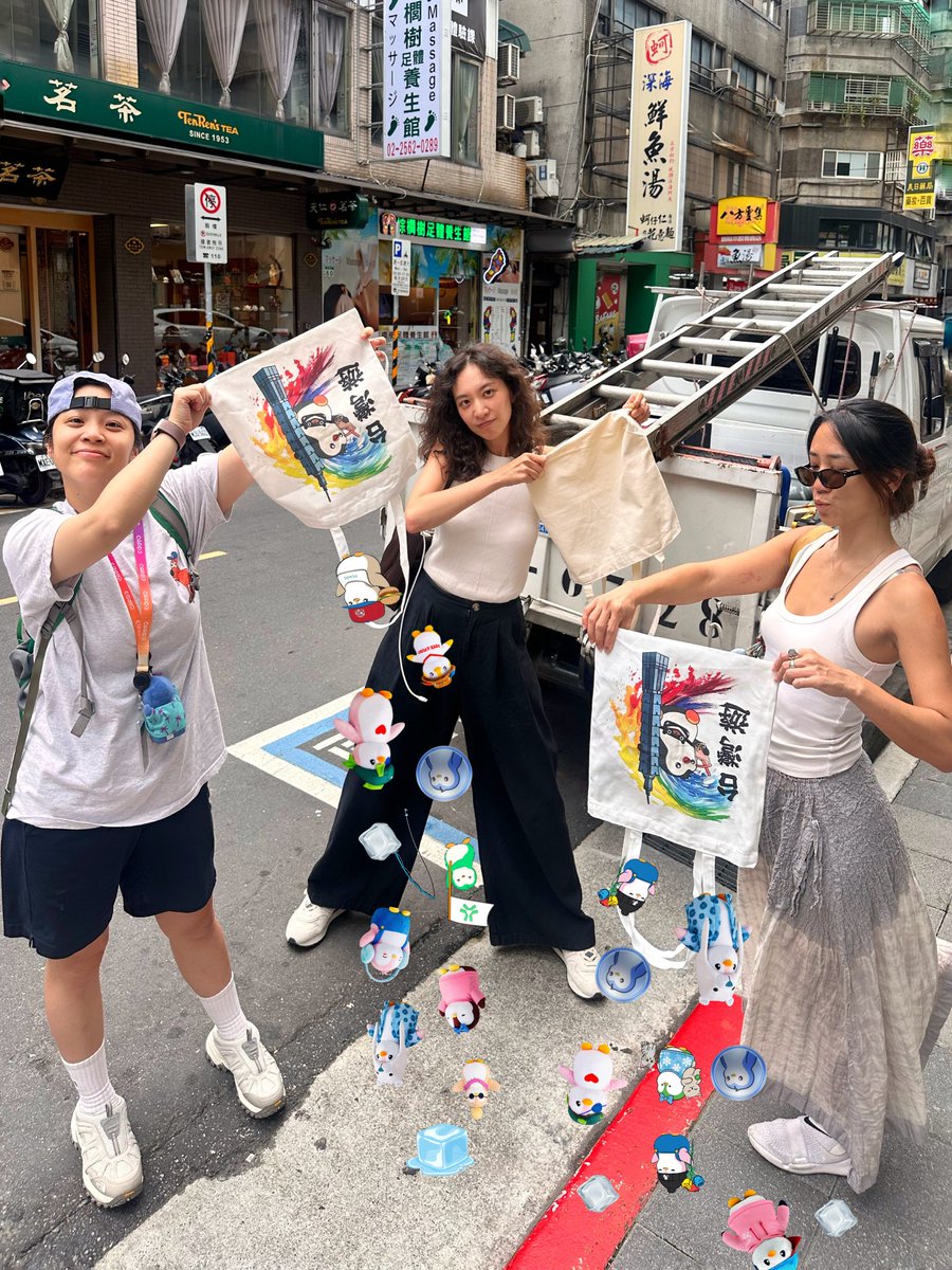 nonplayablecin's tweet image. Check out what's in our bags
Thanks @LittleWenZ for the custom pudgy tote bags!!!