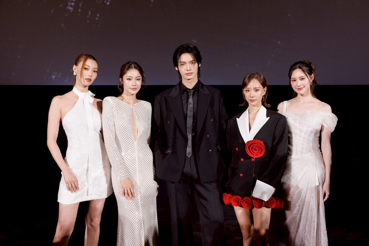 BrickinfoReport's tweet image. "วิน-เต้ย" นำทีมไขปมปริศนาในซีรีส์ "บุหงาหมื่นภมร ENIGMA BLACK STAGE" เปิดฉากสุดเข้มข้น
👉 brickinfotv.com/entertainment/…
#EnigmaBlackStageEP1 #winmetawin #toeyjarinporn #NamtanTipnaree #jingjingyu361 #mintthisharr #Brickinfo