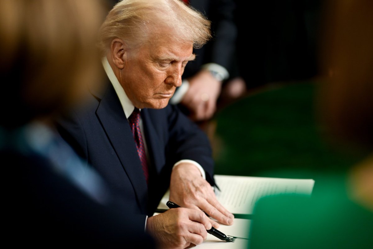 Trump hails trade deal with the EU dlvr.it/TM8WL0