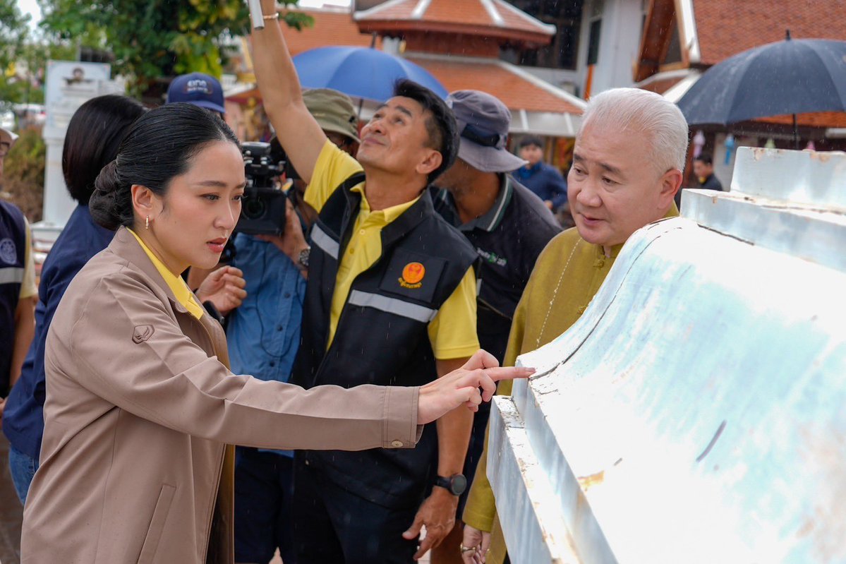 IngshinF36874's tweet image. แพทองธาร ชินวัตร รมว.วธ ลงพื้นที่น่าน ติดตามผลกระทบจากพายุวิภา ที่วัดภูมินทร์ กรมศิลป์ยันไม่พบประติมากรรมฝาผนังปู่ม่านย่าม่านเสียหายจากน้ำท่วม ส่วนอุโบสถตรวจพบรอยร้าว แต่ไม่กระทบถึงโครงสร้าง 
#แพทองธารชินวัตร #น่าน #น้ำท่วม