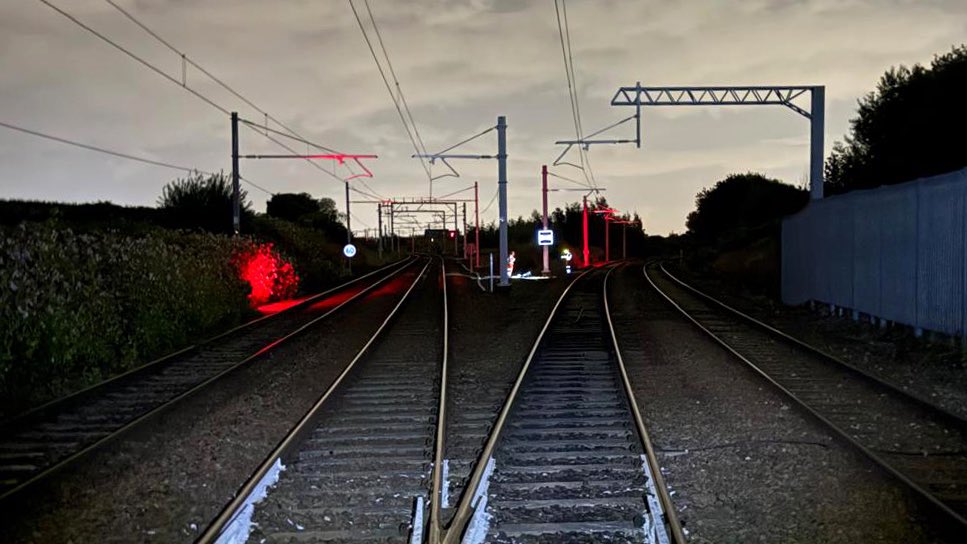Manchester Piccadilly (@networkrailman) on Twitter photo ⚡ The Wigan–Bolton railway is now electrified!
🔋Over the weekend we finished a £100m upgrade with new power lines, bridges, signals and longer platforms ready for cleaner, quieter journeys.
🔗 More 👉🏻 gloo.to/F2YG
🤝 <a href="/transportgovuk/">Department for Transport</a> <a href="/networkrail/">Network Rail</a> <a href="/northernassist/">NORTHERN 🚆</a> ⚡ The Wigan–Bolton railway is now electrified!
🔋Over the weekend we finished a £100m upgrade with new power lines, bridges, signals and longer platforms ready for cleaner, quieter journeys.
🔗 More 👉🏻 gloo.to/F2YG
🤝 <a href="/transportgovuk/">Department for Transport</a> <a href="/networkrail/">Network Rail</a> <a href="/northernassist/">NORTHERN 🚆</a>