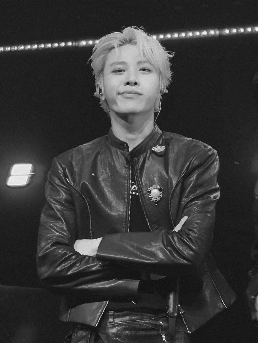this junghwan's smirk is really crazyyyy 😬😮‍💨