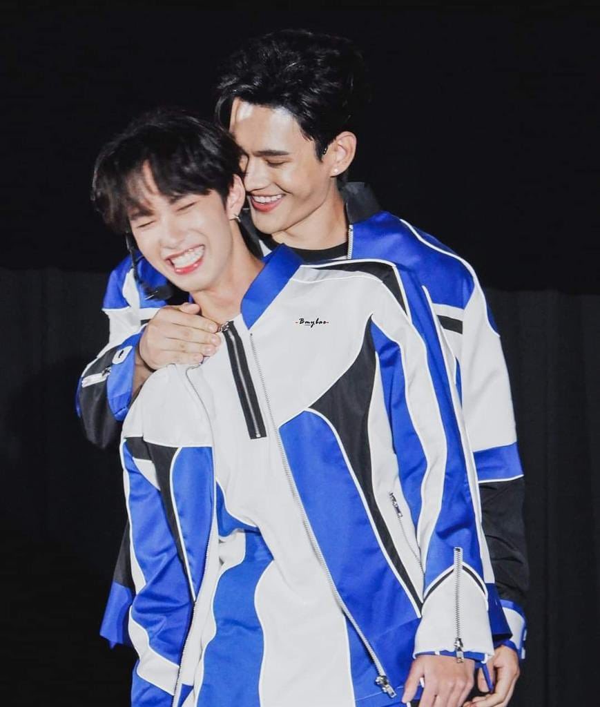 falln__'s tweet image. sometimes i think pooh must smell real nice cause you always catch pavel lowkey sniffing him on his neck or cheek well not that lowkey it's so obvious most of the times 😂