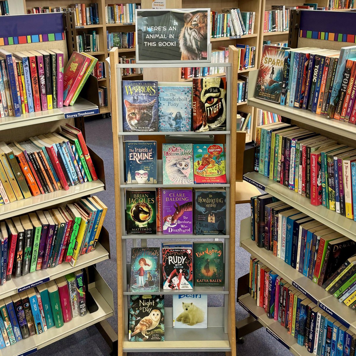 FarnhamLibrary's tweet image. THERE&apos;S AN ANIMAL IN THIS BOOK 🐻🐸🐧🦄

Pop into our children&apos;s library to find a whole range of animal books, from magic cats to facts about bears!

What animals will you find in the #StoryGarden?

#FarnhamLibrary #SurreyLibraries #FarnhamSurrey #SummerReadingChallenge
