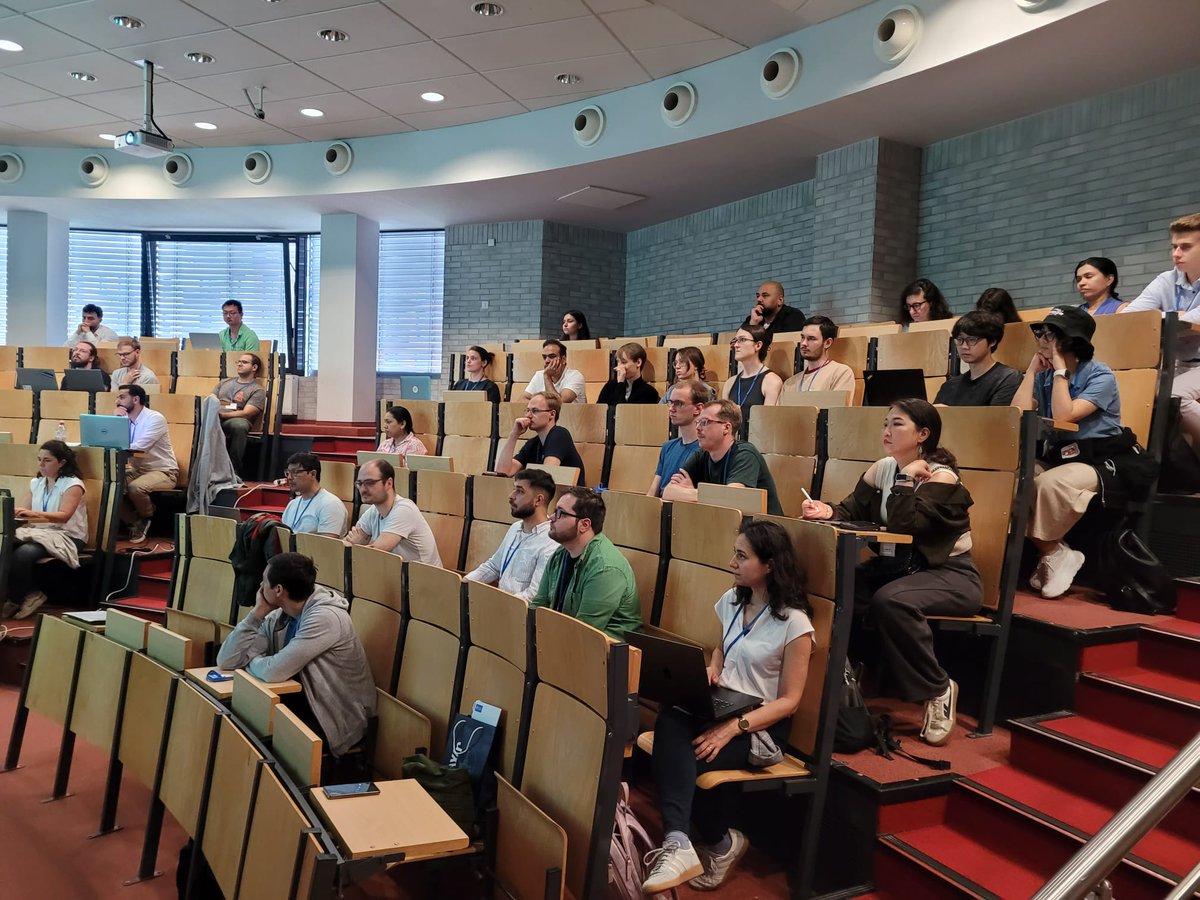 vldb_ssc's tweet image. Off to a great start at @uniwroc ! 🚀 7 expert keynotes, 46 outstanding students from 14 countries, & 4 days of lectures, poster presentations, & social events 🤓
👉 vldb-sc25.cs.uni.wroc.pl