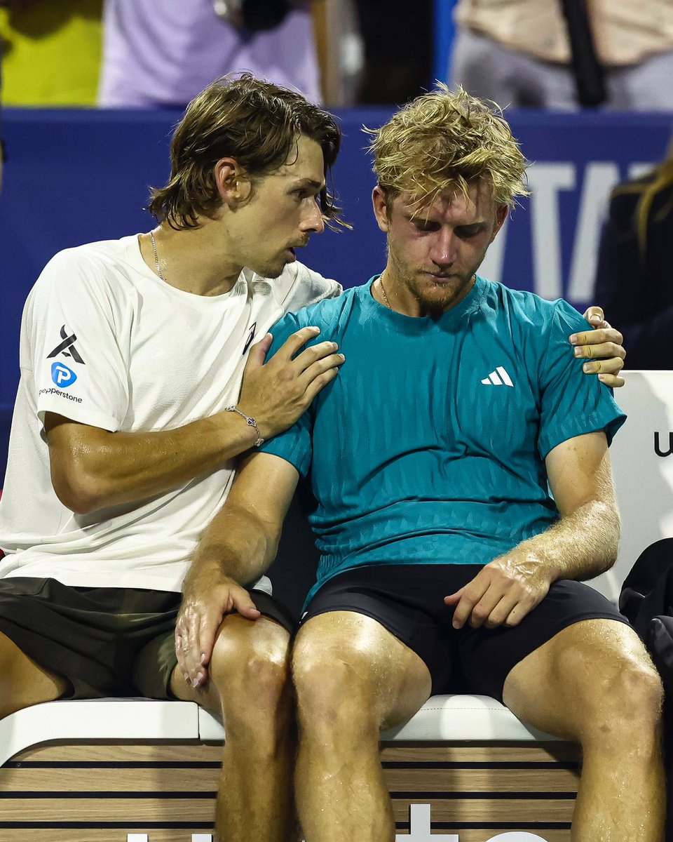 CSD (@deportegob) on Twitter photo 💔 Qué cerca y qué lejos…
😢 La victoria en Washington se le escapa a Alejandro Davidovich tras disponer de tres bolas de partido ante Alex de Miñaur.
🎾 El australiano consiguió una increíble victoria por 5-7, 6-1 y 7-6(3). 💔 Qué cerca y qué lejos…
😢 La victoria en Washington se le escapa a Alejandro Davidovich tras disponer de tres bolas de partido ante Alex de Miñaur.
🎾 El australiano consiguió una increíble victoria por 5-7, 6-1 y 7-6(3).