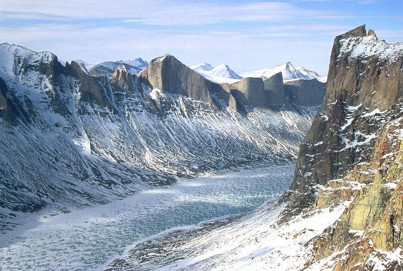 pierpi13's tweet image. L'Isola di Baffin, detta anche Terra di Baffin, appartenente al Territorio canadese del Nunavut, è la più grande (476.065 km², 11.000 ab.) dell'Arcipelago artico canadese e la quinta per estensione nel mondo. Sull'isola ha sede la cittadina di Iqaluit, capitale amministrativa del…