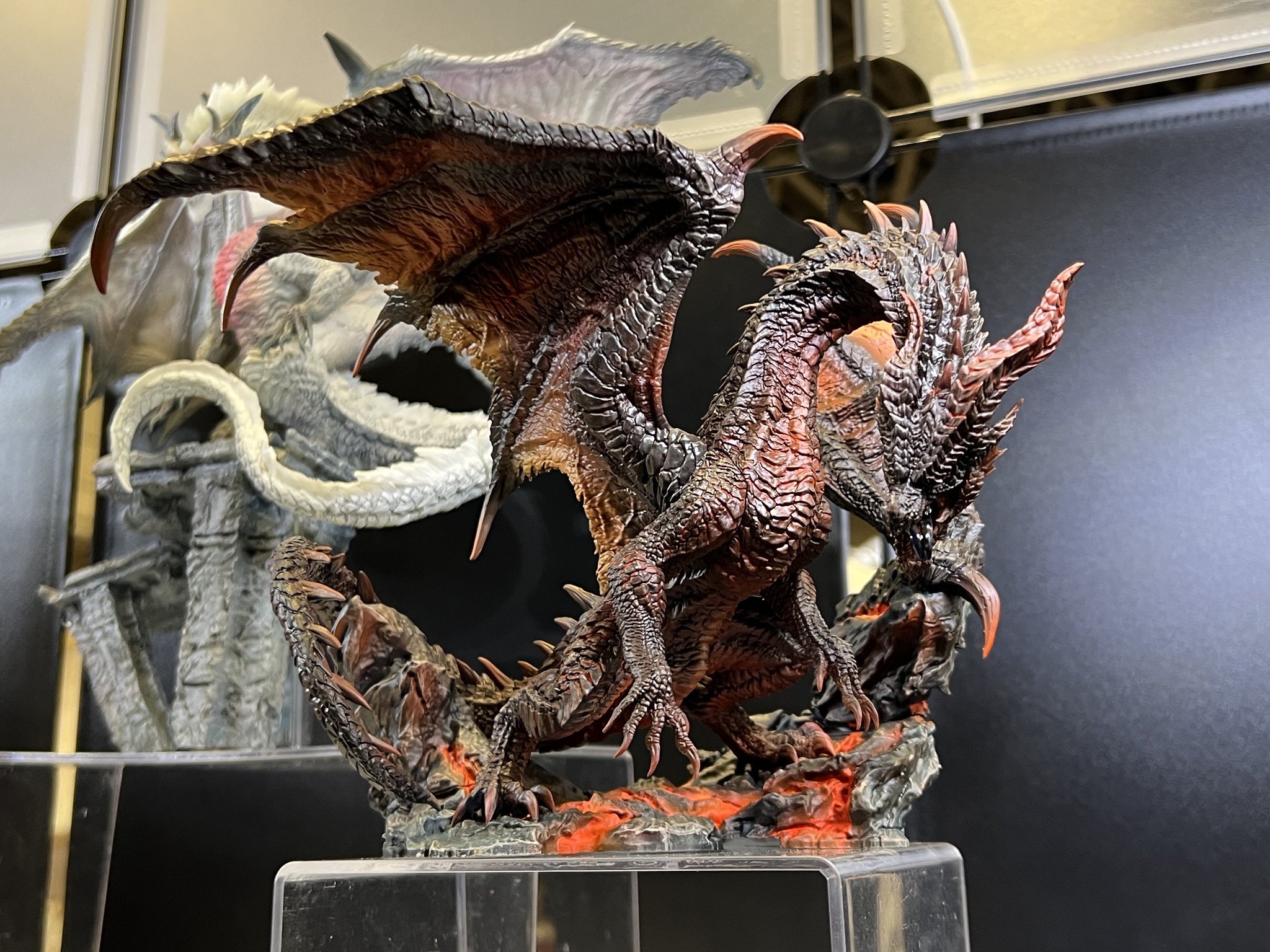 モンハン Amazon | モンスターハンター4 スペシャルパック (ゴア・マガラ
