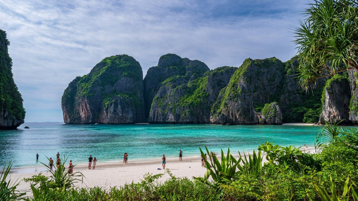Southern Thailand’s Maya Bay will be temporarily closed from 1 August to 30 September 2025 for marine rehabilitation: buff.ly/a0DhP2J 

#AsianTrails #Thailand #MayaBay #marinelife #sustainabletourism #responsibletravel