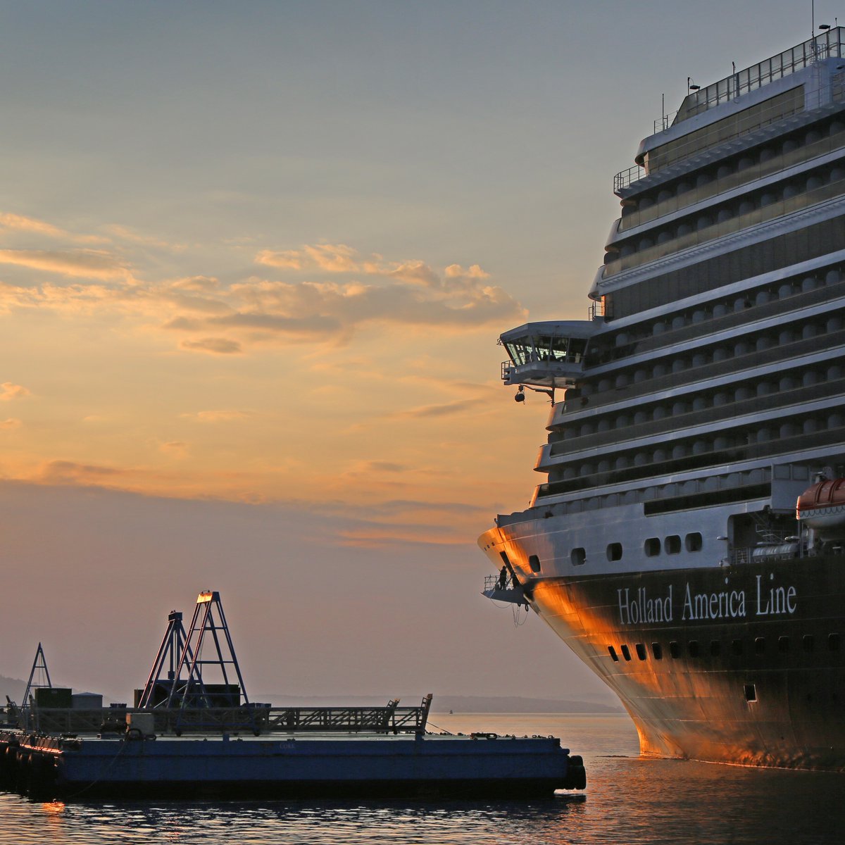PortofCork's tweet image. ⚓ Cruise Week Ahead at the Port of Cork
As July turns to August, we’re in peak cruise season with six ships calling to Cork Harbour, including a late-night departure from the Island Sky and a weekend trio to watch out for! 🛳️☀️
📍Cobh Cruise Terminal
🔹 Island Sky –…