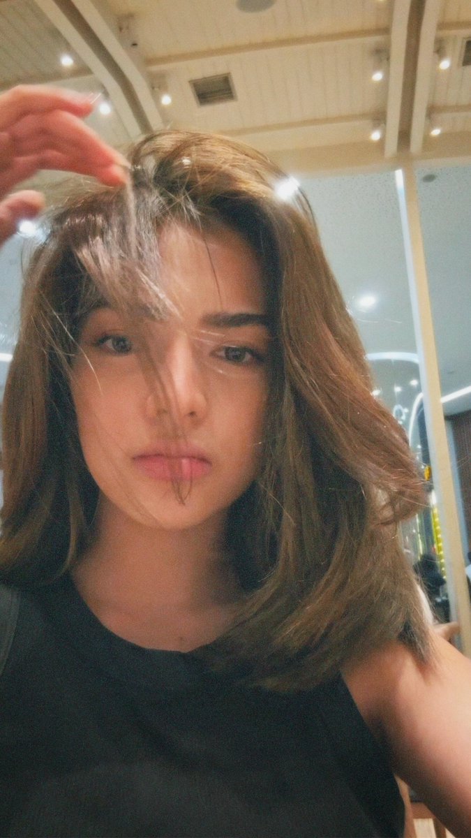 hourlymikslmnc's tweet image. hourly dose of @mikslmnc💚 #mikasalamanca #mikslmnc