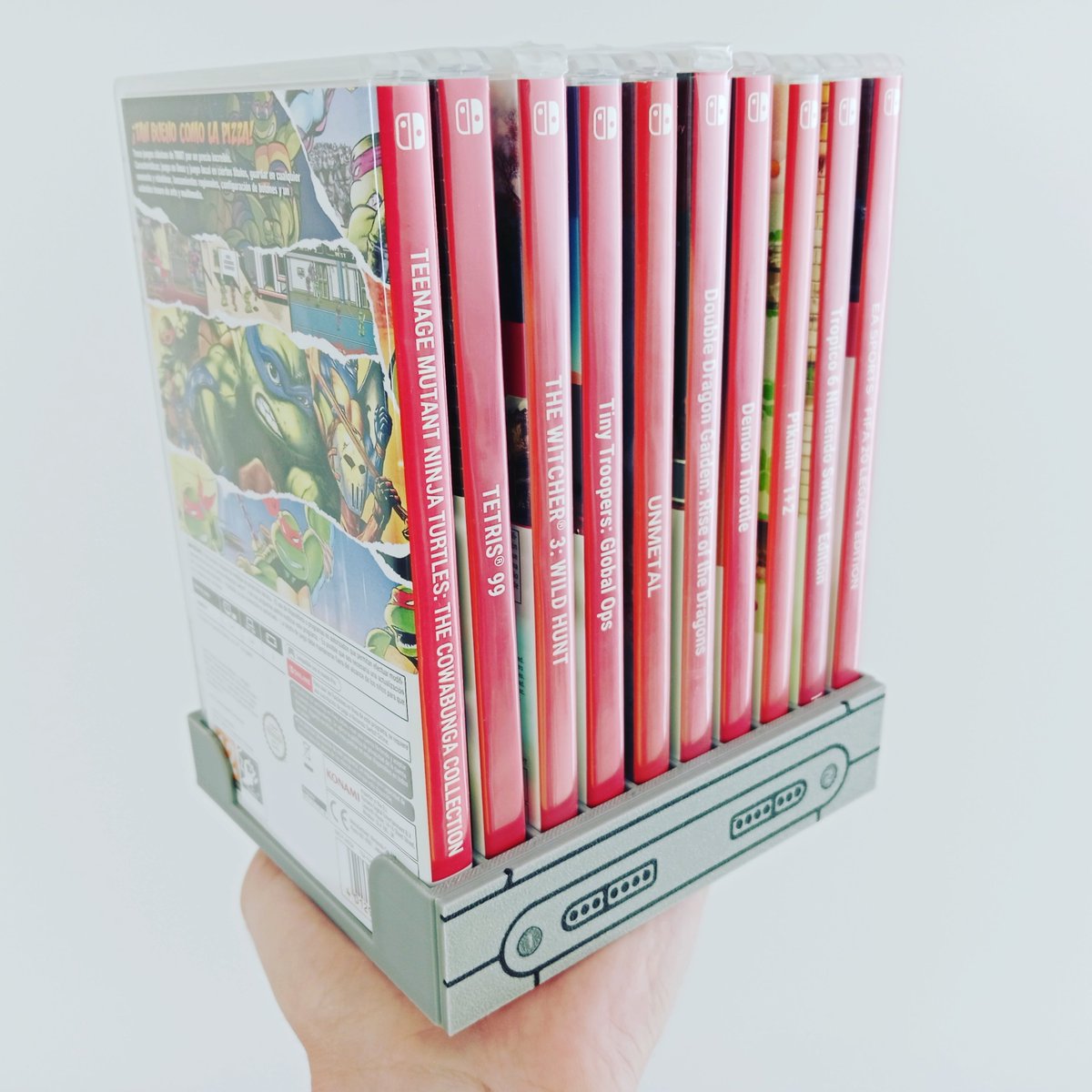 🚨 ¡INICIAMOS SORTEO ! 🚨

El ganador/ra se llevará un Stand personalizado tipo Super Nintendo para 10 juegos de Switch 🔴

Solo tenéis que

1⃣ Seguir a <a href="/CajasRetro/">CAJAS RETRO 🎮</a> 
2⃣ RT a este tweet  🔃
3⃣ Mencionar a un amig@

hasta el 3/08/25*