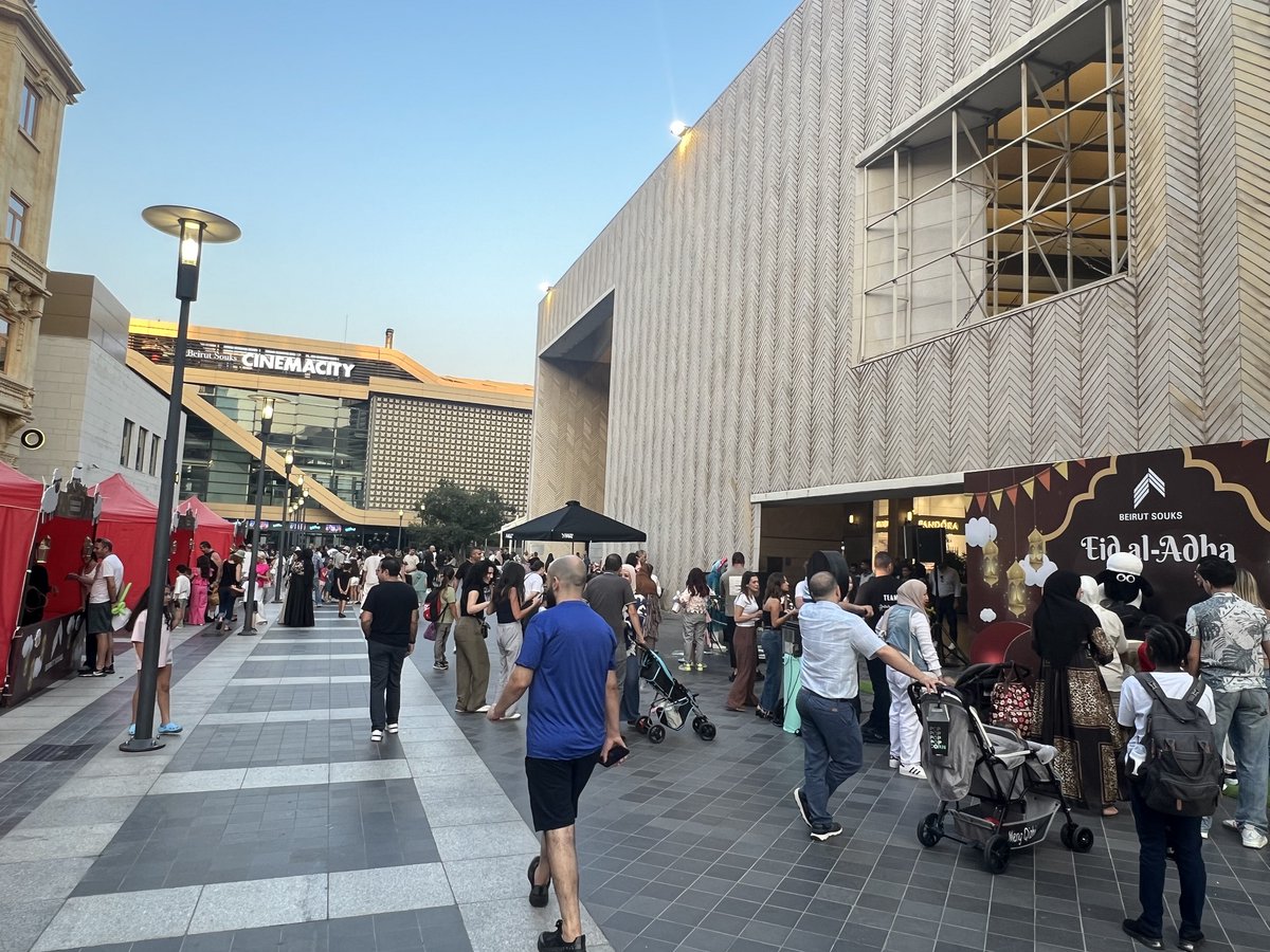 kuna_en's tweet image. #Beirut Downtown begins to recover after being battered by a series of catastrophes and violence

kuna.net.kw/ArticleDetails…

#KUNA #Kuwait
