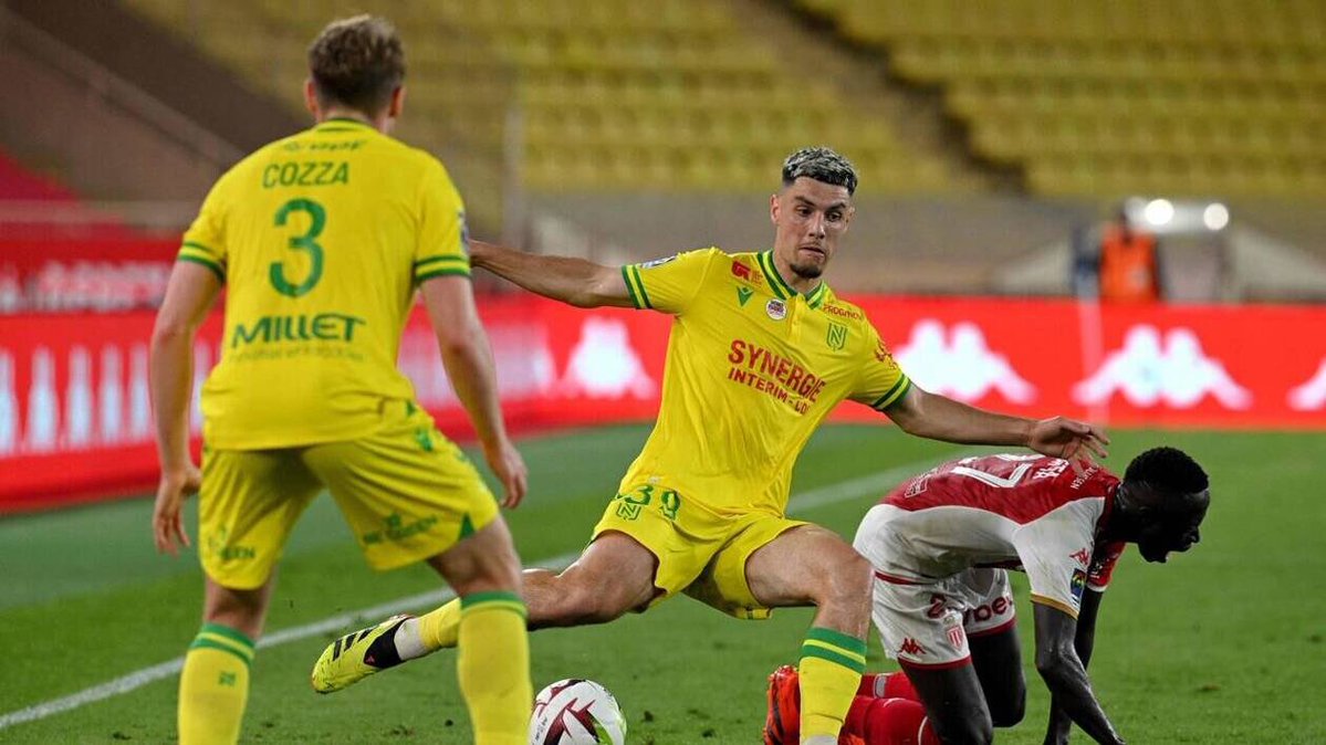 Ablinhoo's tweet image. Avec les départs annoncés cet été, classement des joueurs avec le + de matchs en L1 avec le FC Nantes encore au club :
- Abline (56 matchs)
- Amian (42 matchs)
- Cozza (40 matchs)
- Lepenant (29 matchs)
- Awaziem (22 matchs)
Seuls 3 joueurs ont disputé + d'une saison complète !