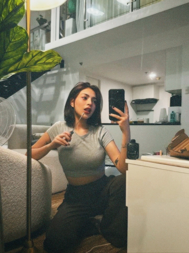 hourlymikslmnc's tweet image. hourly dose of @mikslmnc💚 #mikasalamanca #mikslmnc