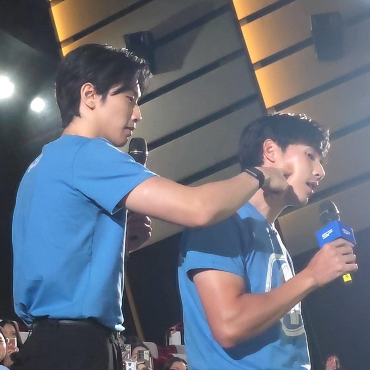febxble's tweet image. จิ้มแก้มพิม๋าเสร็จ มานยิ้มแฉ่งเลน ฟินหลายเนาะบี๋